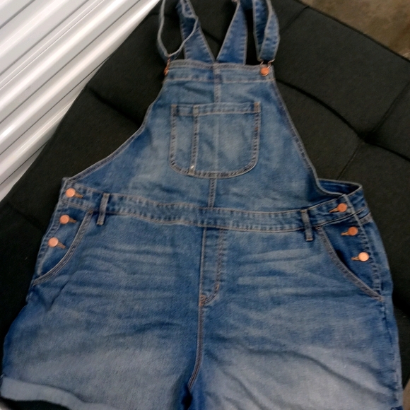 Old Navy short Overalls women's size XXL